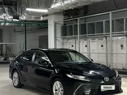 Toyota Camry 2023 года за 14 000 000 тг. в Астана – фото 2