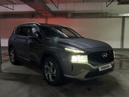 Hyundai Santa Fe 2021 года за 17 700 000 тг. в Астана