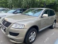 Volkswagen Touareg 2004 годаүшін4 500 000 тг. в Алматы