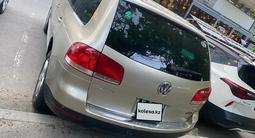 Volkswagen Touareg 2004 годаfor4 200 000 тг. в Алматы – фото 2