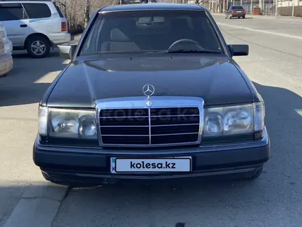 Mercedes-Benz E 230 1990 года за 1 900 000 тг. в Талдыкорган