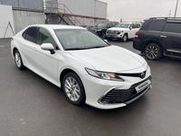 Toyota Camry 2023 года за 16 450 000 тг. в Атырау