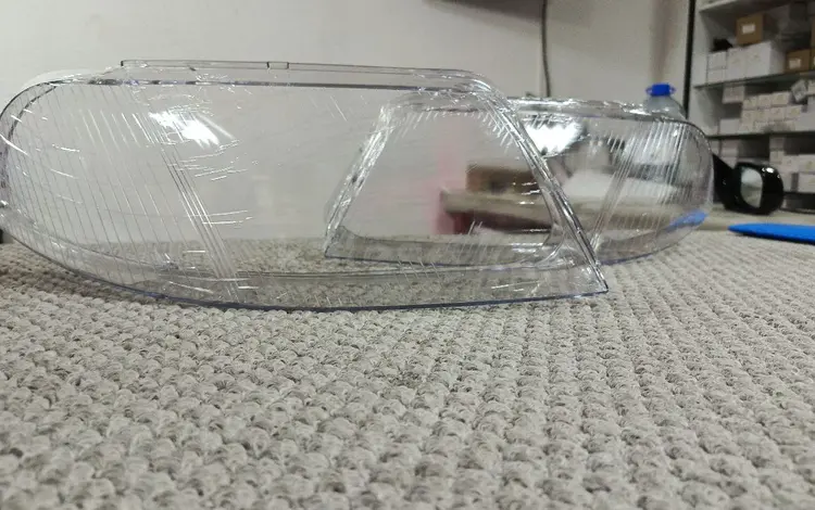 Стекла на фары Volkswagen Passat 2000-2005 за 14 000 тг. в Астана