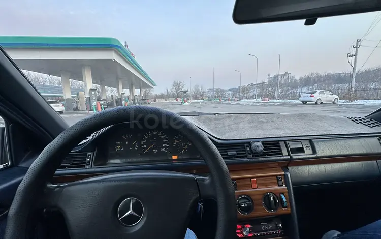 Mercedes-Benz E 230 1992 года за 2 600 000 тг. в Шымкент