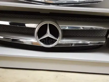 Решётка радиатора на Mercedes GL/x166 за 90 000 тг. в Алматы
