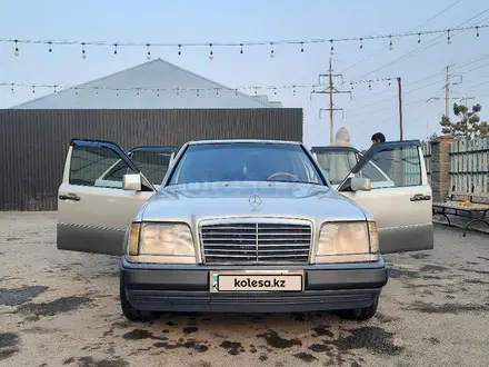 Mercedes-Benz E 280 1994 года за 1 300 000 тг. в Туркестан – фото 2
