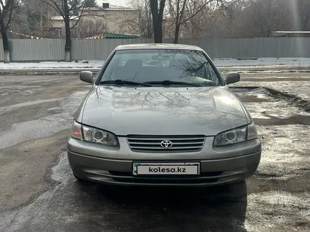 Toyota Camry 1999 года за 3 800 000 тг. в Алматы – фото 3