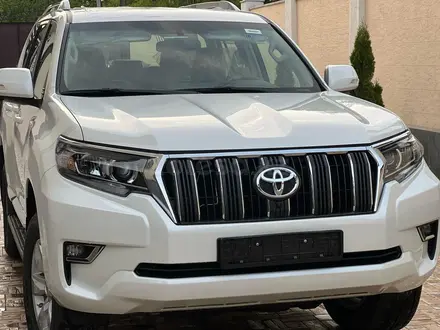 Toyota Land Cruiser Prado 2023 года за 32 700 000 тг. в Алматы