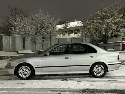 BMW 528 1999 года за 3 300 000 тг. в Шымкент – фото 3