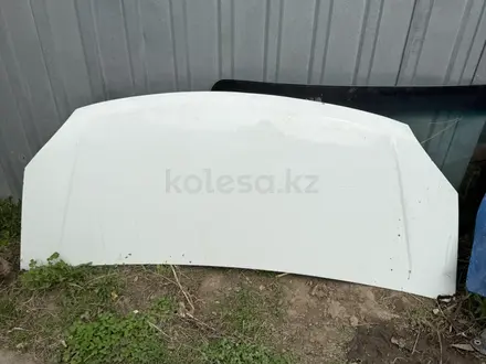 Капот за 15 000 тг. в Алматы