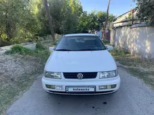 Volkswagen Passat, 1995