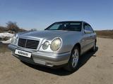 Mercedes-Benz E 230 1997 года за 3 800 000 тг. в Усть-Каменогорск – фото 3