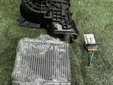 Моторчик печки реастат печки радиатор печки за 5 000 тг. в Алматы