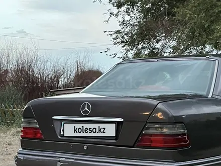 Mercedes-Benz E 220 1994 года за 1 999 990 тг. в Кызылорда – фото 10