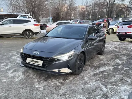 Hyundai Elantra 2022 года за 9 500 000 тг. в Алматы