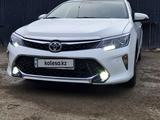 Toyota Camry 2016 годаfor9 909 909 тг. в Шымкент – фото 3