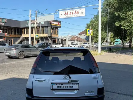 Toyota Raum 1998 года за 1 800 000 тг. в Алматы – фото 2