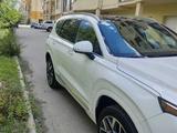 Hyundai Santa Fe 2021 годаfor15 500 000 тг. в Актобе – фото 2