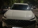 Hyundai Santa Fe 2023 года за 16 050 000 тг. в Алматы