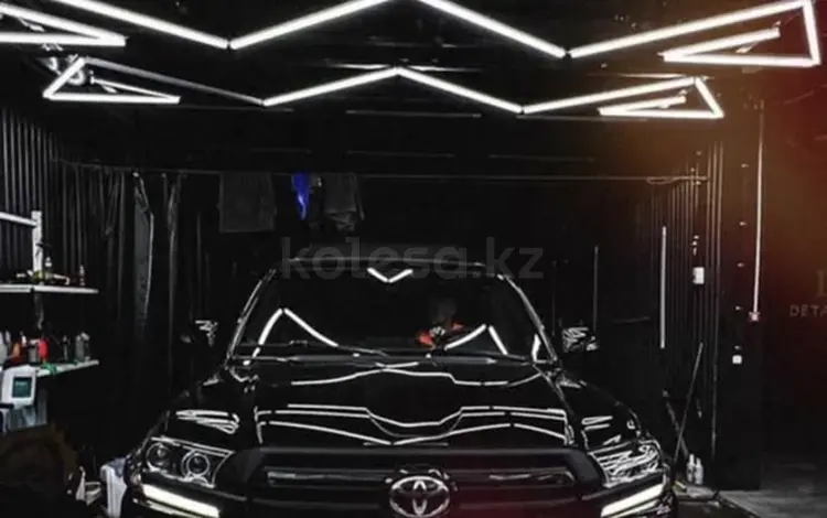Toyota Land Cruiser 2018 года за 33 300 000 тг. в Уральск