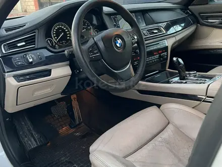 BMW 740 2009 года за 10 500 000 тг. в Алматы – фото 20