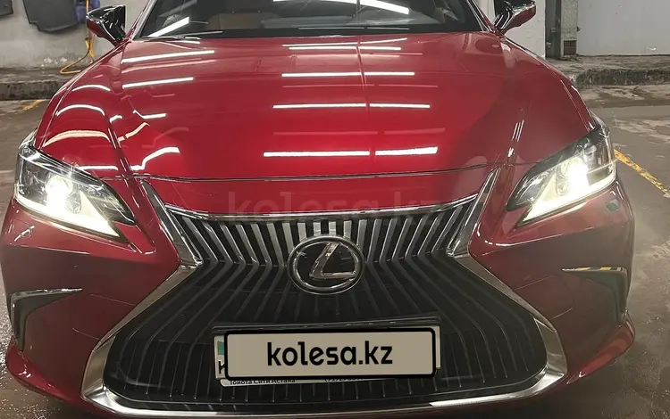 Lexus ES 250 2019 года за 21 000 000 тг. в Астана