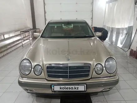 Mercedes-Benz E 280 1997 года за 3 850 000 тг. в Кызылорда – фото 2