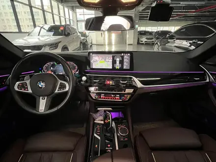 BMW 530 XDrive 2022 года за 21 000 000 тг. в Алматы – фото 15