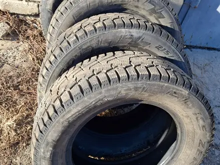 Зимние шины б. У PIRELLI. ICE ZERO, 215/60R16, 2021года за 120 000 тг. в Усть-Каменогорск