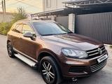 Volkswagen Touareg 2011 года за 10 000 000 тг. в Алматы
