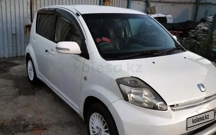 Toyota Passo 2004 годаүшін2 500 000 тг. в Семей