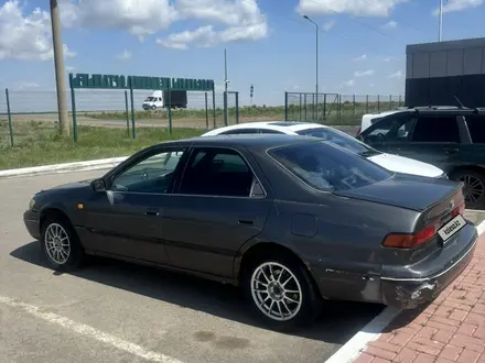 Toyota Camry 1997 года за 2 000 000 тг. в Астана – фото 4