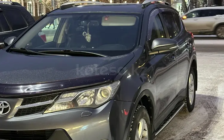 Toyota RAV4 2014 годаfor9 600 000 тг. в Караганда