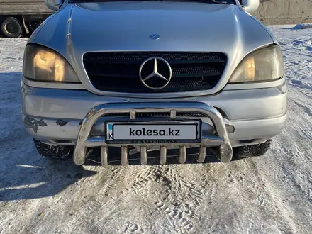 Mercedes-Benz ML 320 2000 года за 3 500 000 тг. в Астана – фото 2