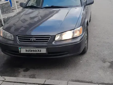 Toyota Camry 2001 года за 3 800 000 тг. в Алматы – фото 3