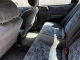 Toyota Carina E 1997 года за 1 200 000 тг. в Алматы – фото 5