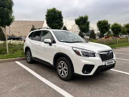Subaru Forester 2021 года за 12 350 000 тг. в Алматы – фото 2