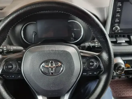 Toyota RAV4 2019 года за 14 000 000 тг. в Атырау – фото 6