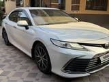 Toyota Camry 2021 года за 14 200 000 тг. в Алматы – фото 5