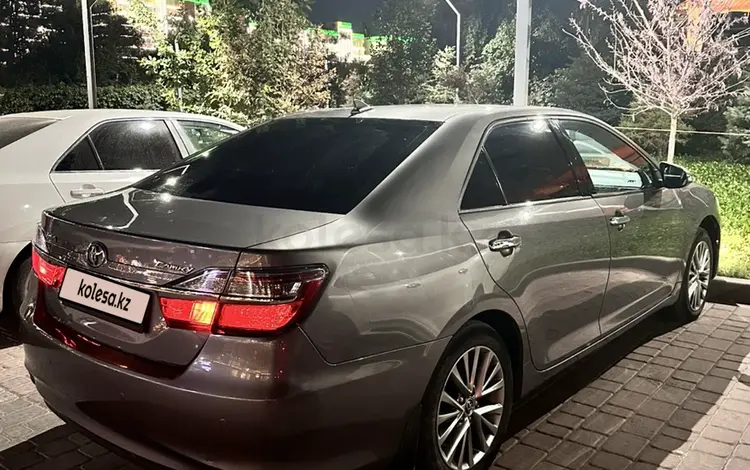 Toyota Camry 2017 года за 10 800 000 тг. в Актобе