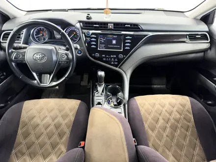 Toyota Camry 2020 года за 12 600 000 тг. в Астана – фото 8