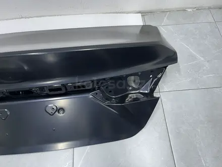 Крышка багажника Toyota Camry 80 NEW ORIGINAL за 255 000 тг. в Алматы – фото 16