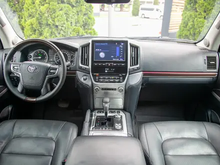 Toyota Land Cruiser 2018 года за 34 990 000 тг. в Алматы – фото 12