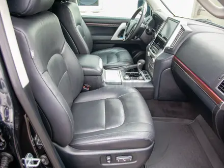 Toyota Land Cruiser 2018 года за 34 990 000 тг. в Алматы – фото 15