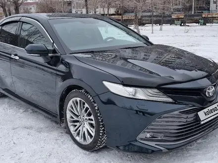 Toyota Camry 2019 года за 14 200 000 тг. в Экибастуз – фото 2