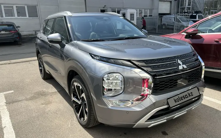 Mitsubishi Outlander 2023 года за 17 200 000 тг. в Алматы