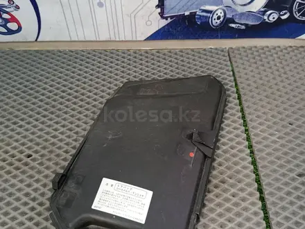Крышка корпуса блоков управления Mercedes W211 за 3 483 тг. в Алматы