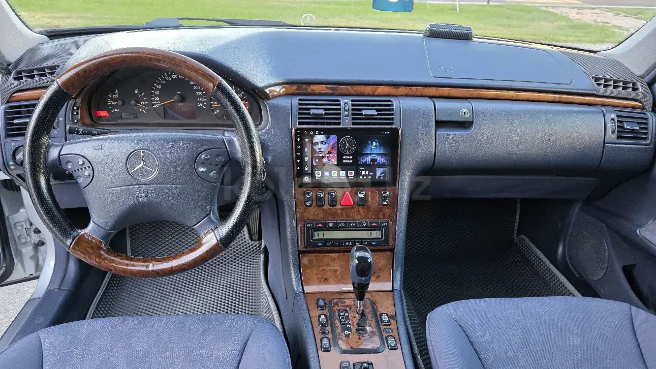 Mercedes-Benz E-Class, 2002