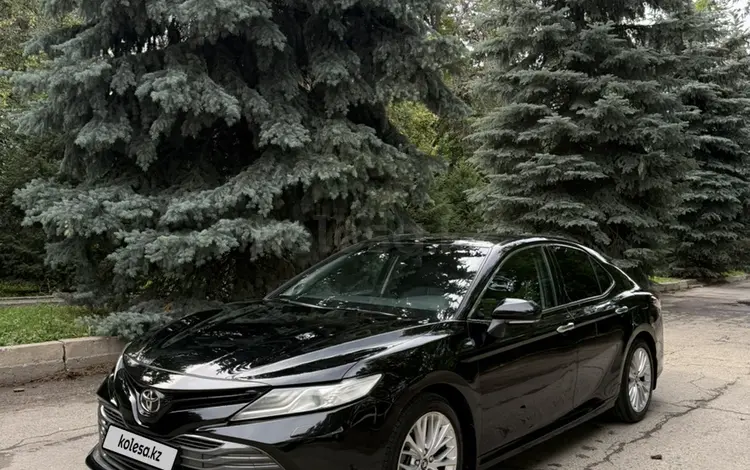 Toyota Camry 2018 года за 12 400 000 тг. в Алматы