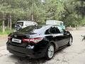Toyota Camry 2018 года за 12 400 000 тг. в Алматы – фото 3